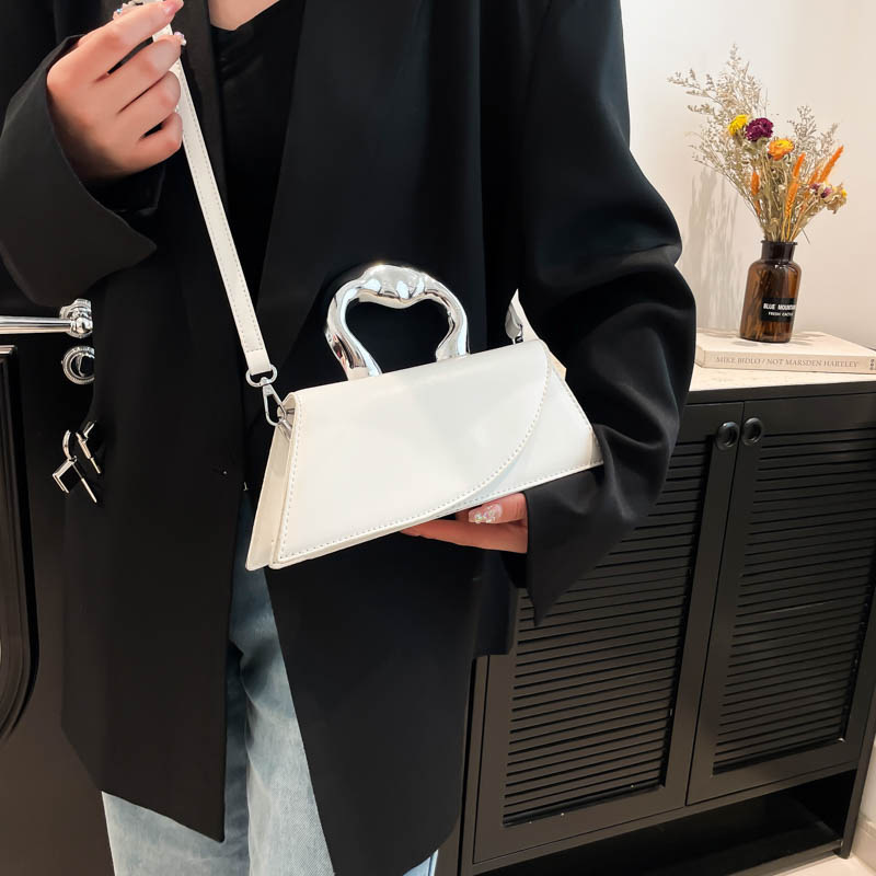 Design Handbag for Women Spring Summer New Trapezoidal Small Square Stylish Single Shoulder Fashion Commuter Bag