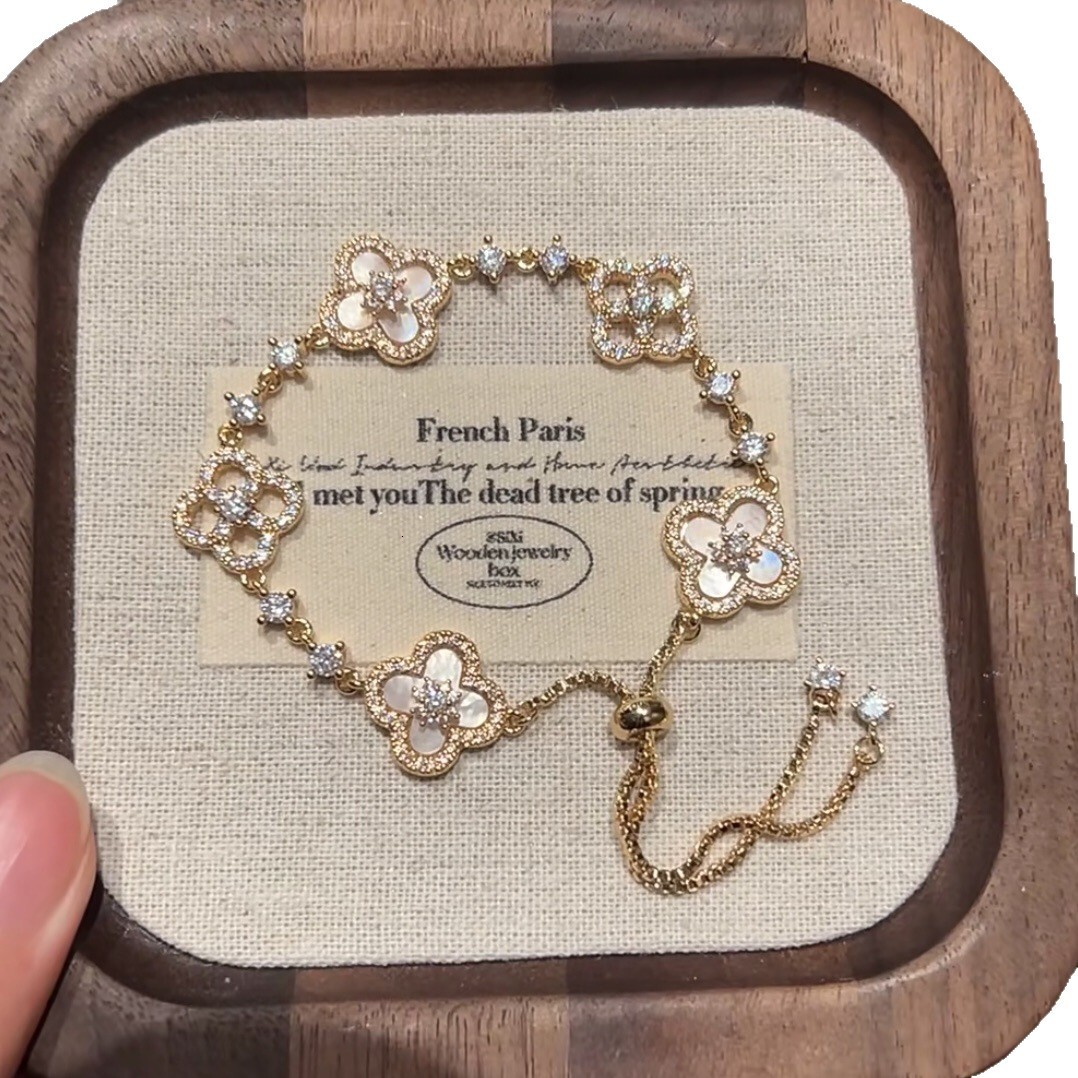 Zircon Rhombus Hollow Flower Bracelet Light High-end Fashion Simple Noble Temperament Jewelry for Women