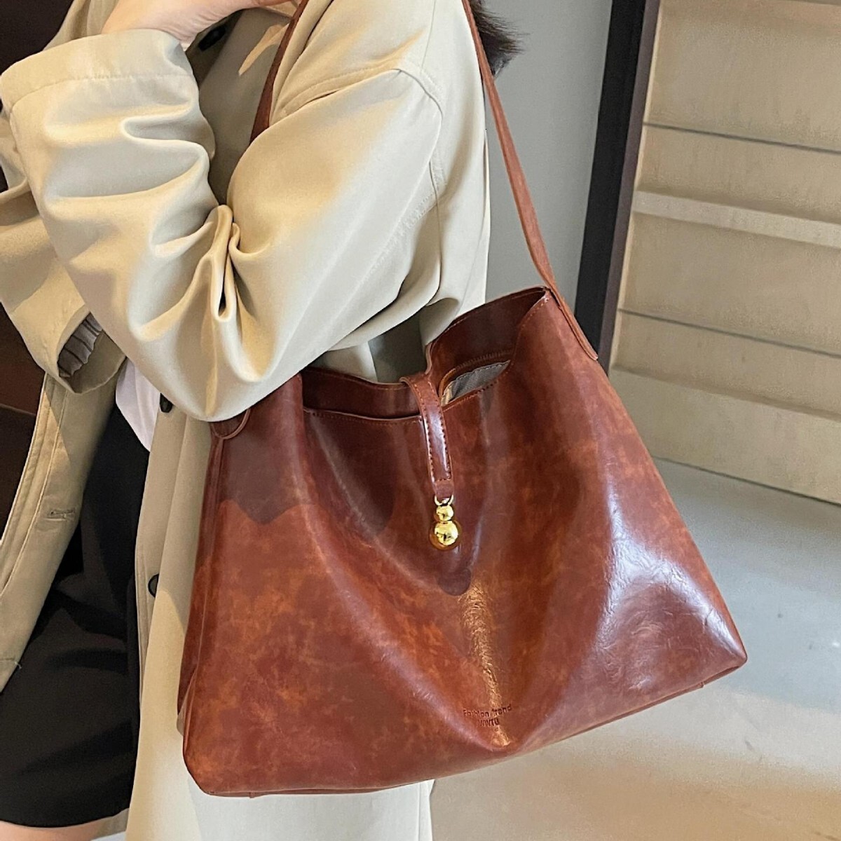 Autumn design New Women s Shoulder Bag Retro Commuter Bag Women s New Fashion Shoulder Bag Large Capacity Underarm Bag Women s Crossbody Bag Autumn Ne