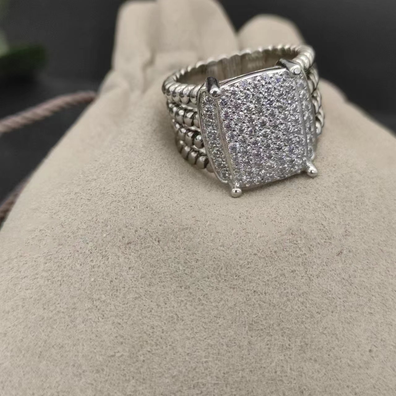 2026 New DY Ring High Quality Fashion Ring Crystal Inlaid Plain Ring Women's Wedding Proposal Ring Holiday Gift