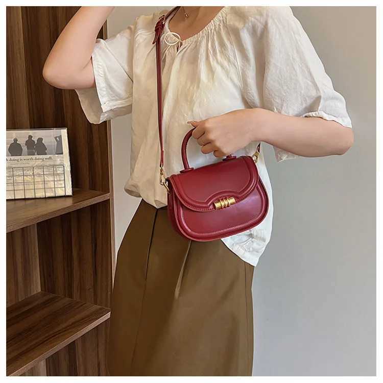 Simple Design Womens Shoulder Crossbody Bag PU Leather Ladies Small Clutch Purse Handbags Solid Color Female Handle Saddle Bags Z250812
