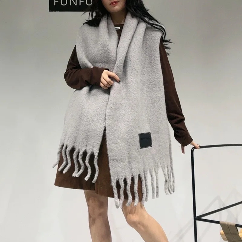 Autumn and Winter Ankela Red Wool Scarf for Women Solid Color Thickened Warm Scarf High Grade Simple and Versatile Shawl 250812