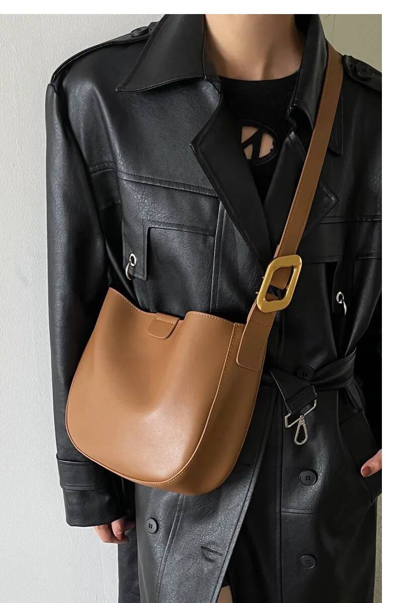 2025 cow Leather half moon saddle quality women tote Bucket Bag lady commuter Crossbody fashion shoulder underarm bag ddmymarket