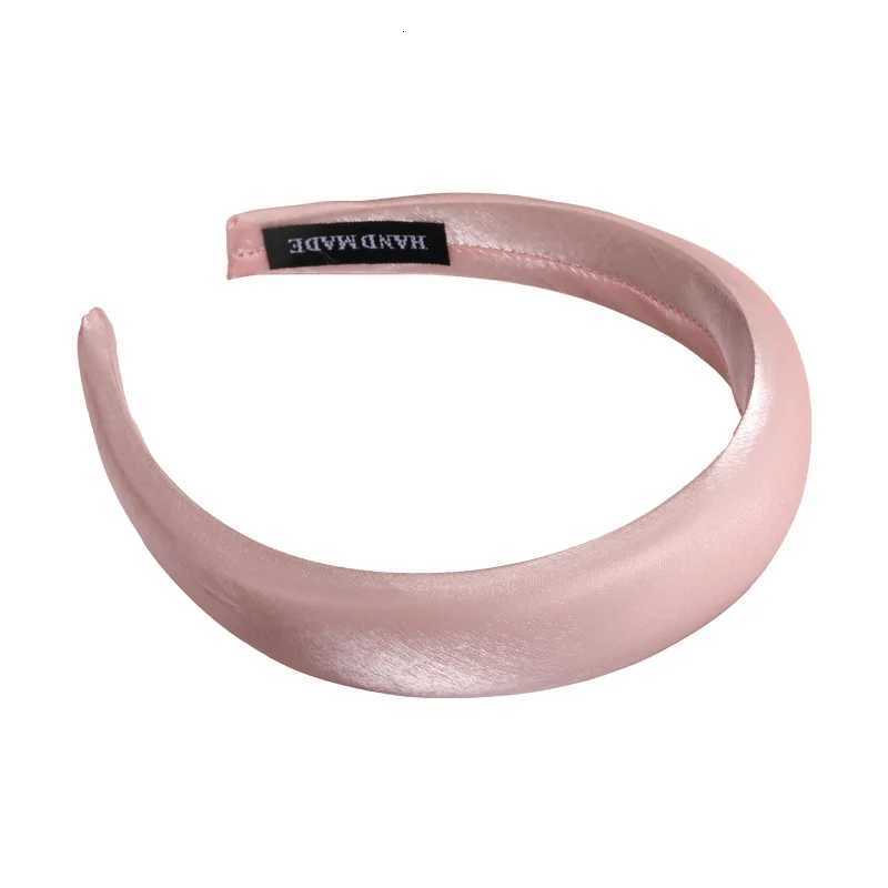 Spring/Summer Fashion Pearlescent Satin Band Texture Wide Hair Band Women Temperament Hair Hoop Female Hair Accessories New X250812