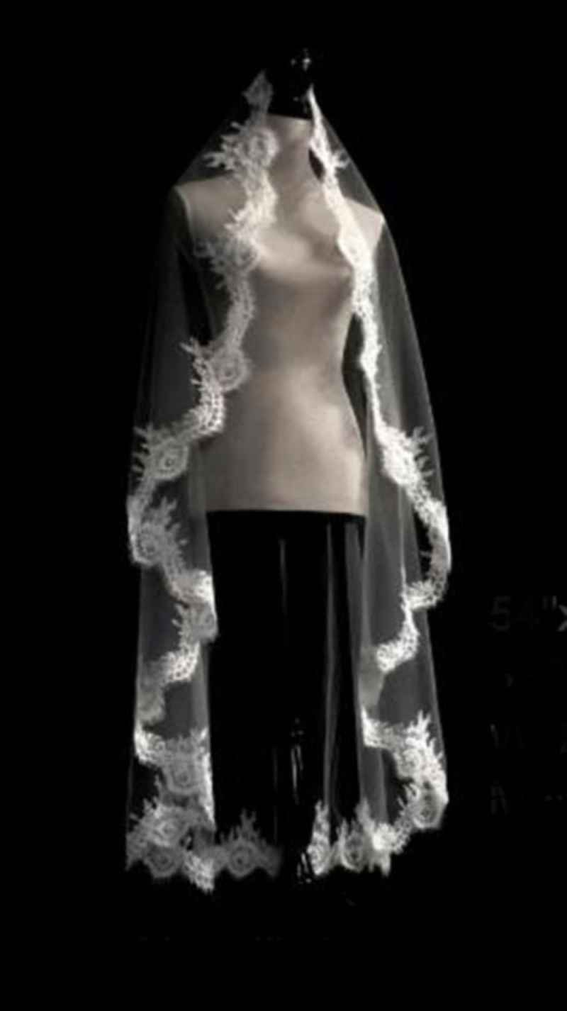 Gorgeous Long Wedding Veils With Lace Applique Edge One Layer High Quality Veils With Comb Tulle Bridal Customized