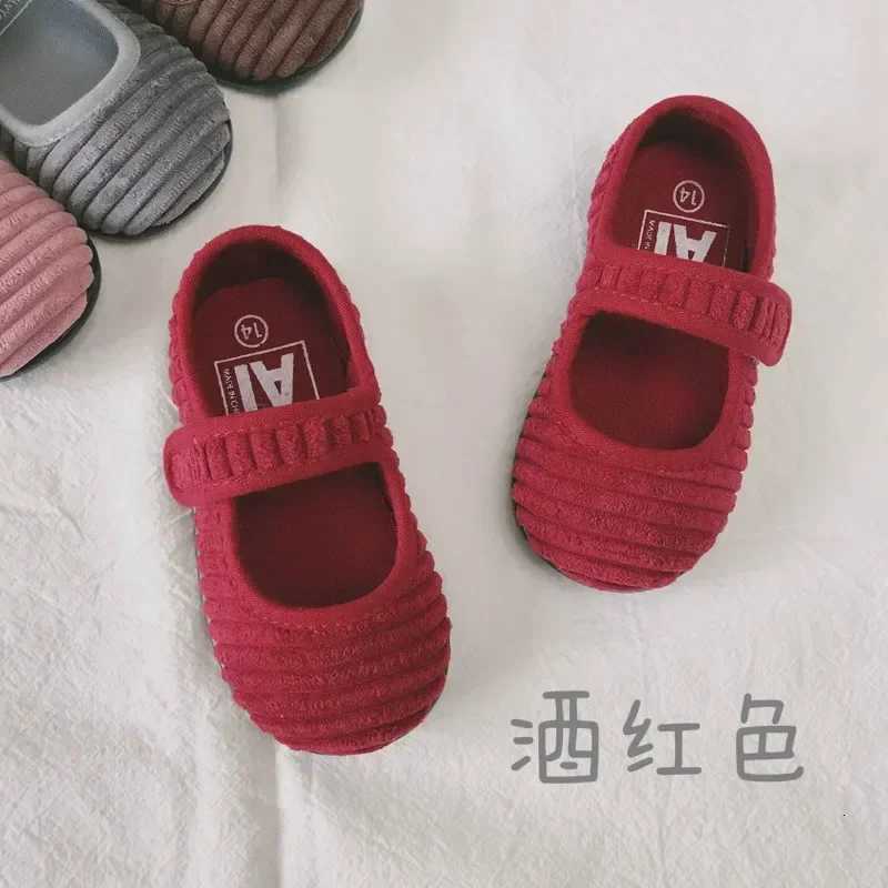 Childrens Casual Shoes Shallow Mouth Girl Canvas Shoes Baby Walking Shoes Velvet Kindergarten Sports Shoes Childrens Shoes Tennis XJ250812