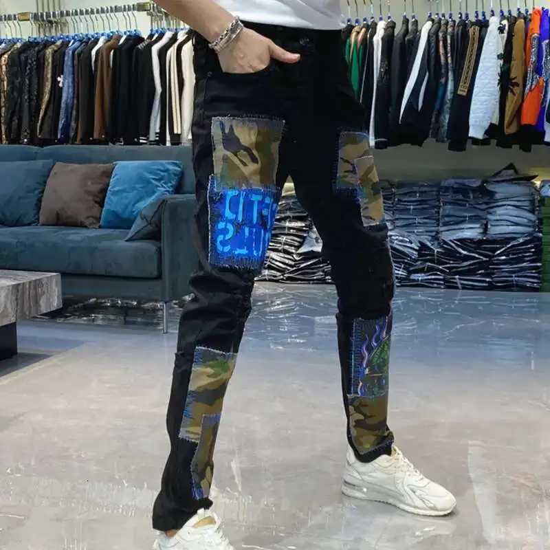 2023 Fall High Street Abstract Art Print Patchwork Jeans Camouflage Stitching Hip Hop Jeans Men Retro Blue Pants Beggar Jeans X250812