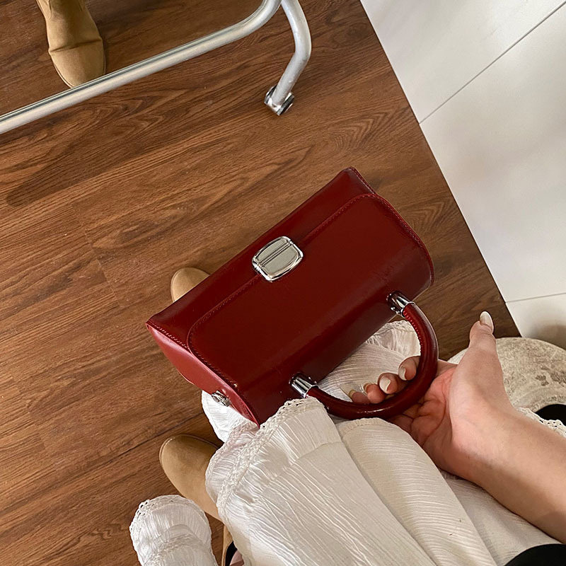 Early Spring New Korean Fashion Handbag Women's High-Quality Texture Shoulder Simple Crossbody Bag Trendy