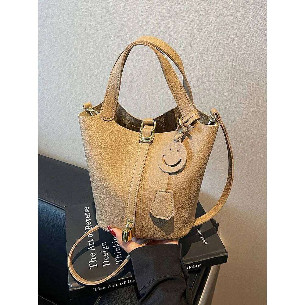 Hot Selling Faionable Casual Buet Women's New Simple Versatile Handbag Crossbody Korean Sle Single Oulder Bag Designer Bags