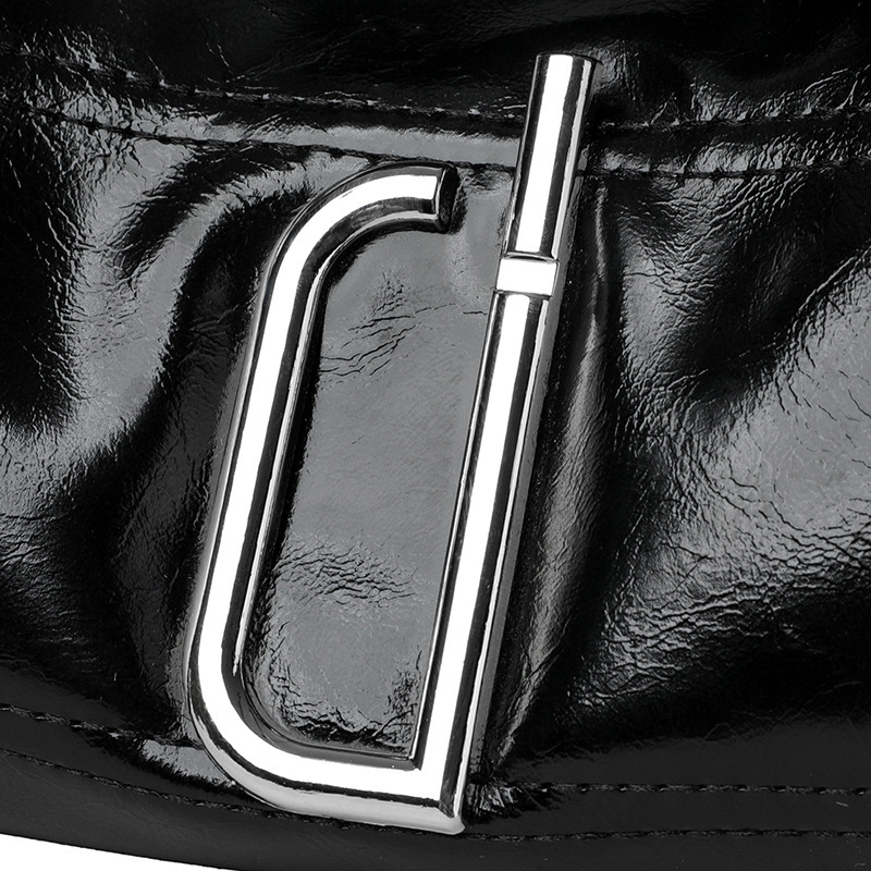 2025 new oil wax leather handbag designer crossbody bag niche single shoulder handbag