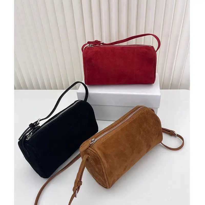 2025 New Fashionable Korean Style Velvet Shoulder Crossbody Bag Womens Simple Color Pencil Holder Handbag Z250812