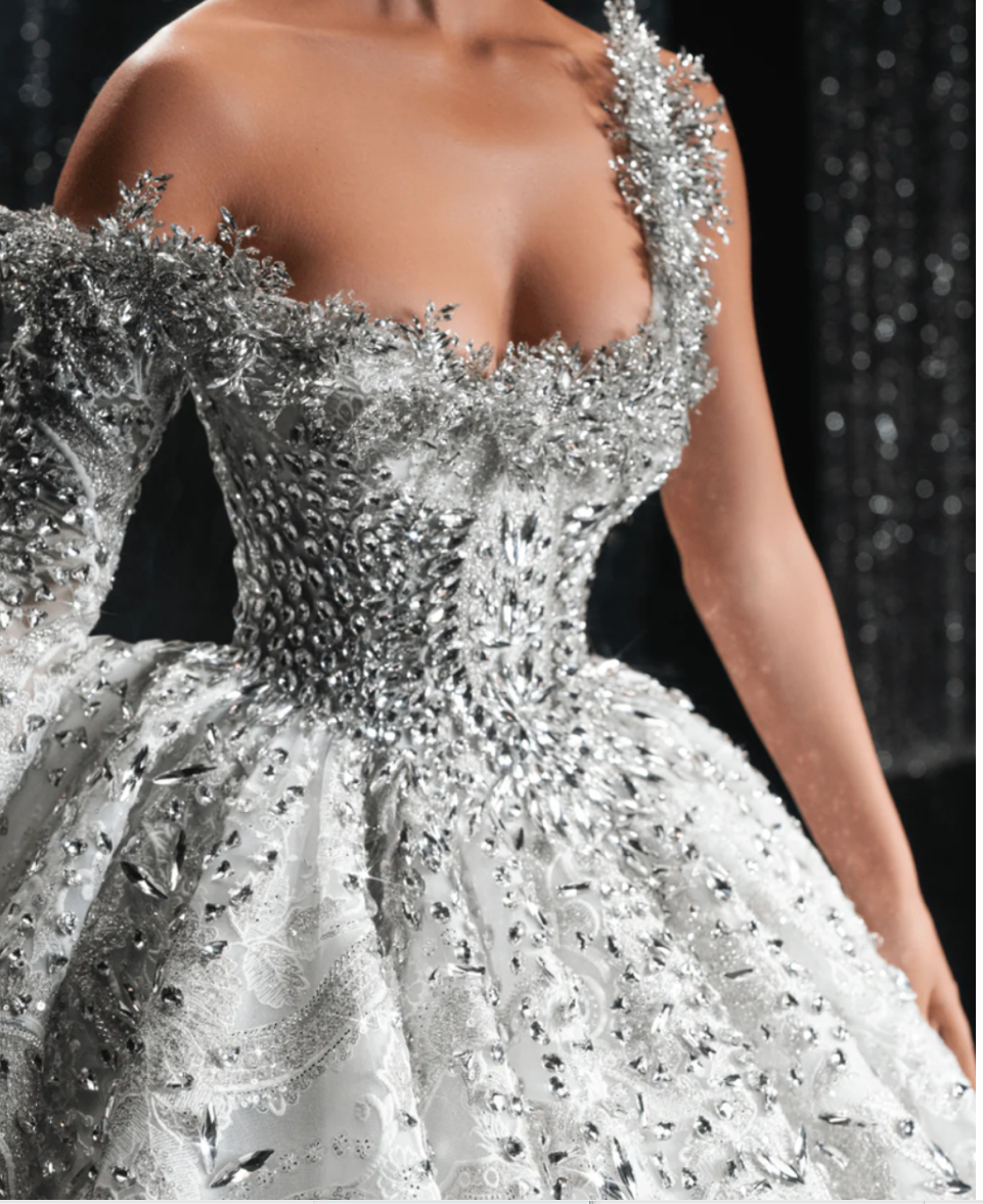 Customized Luxury Crystal Pearls Wedding Dresses Beading Bridal Ball Gowns Sequins Spaghetti Straps Sleeveless Vestido de novia 0812