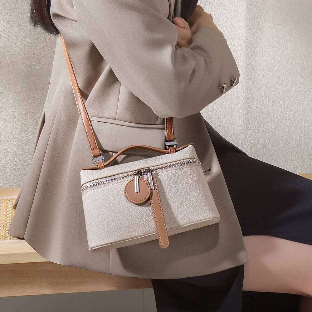 Women Fashion Splicing Color Crossbody PU Leather Gives Girlfriend Gift Bucket New Handbag Daily Commute Armpit Bag