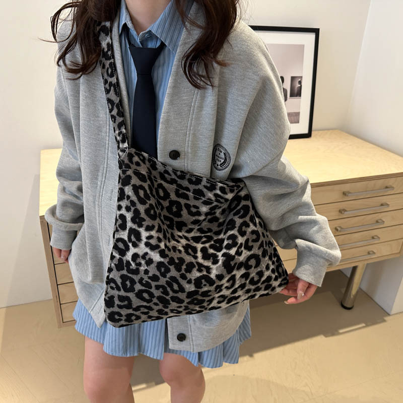 Korean Style Simple Large Capacity Autumn New Leopard Print Commuting Handbag Fashion Crossbody Underarm Shoulder Bag ddmymarket