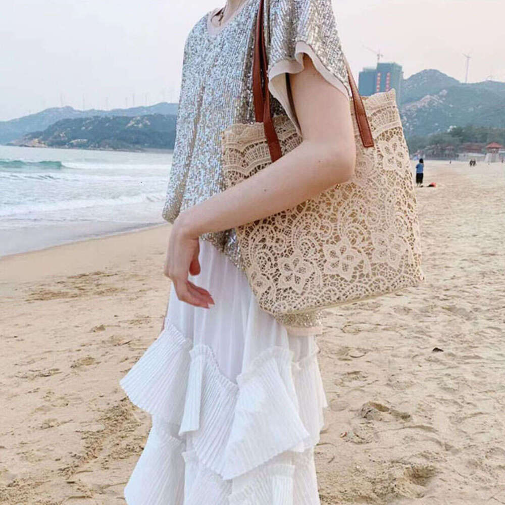 Spring Summer New Straw Woven Lace Bucket Mother And Child Hollow Beach Women's Bag B5