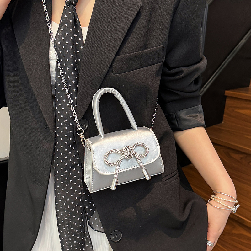 Small niche design bag for women 2025 new designer handbag versatile chain crossbody bag mouth red envelope