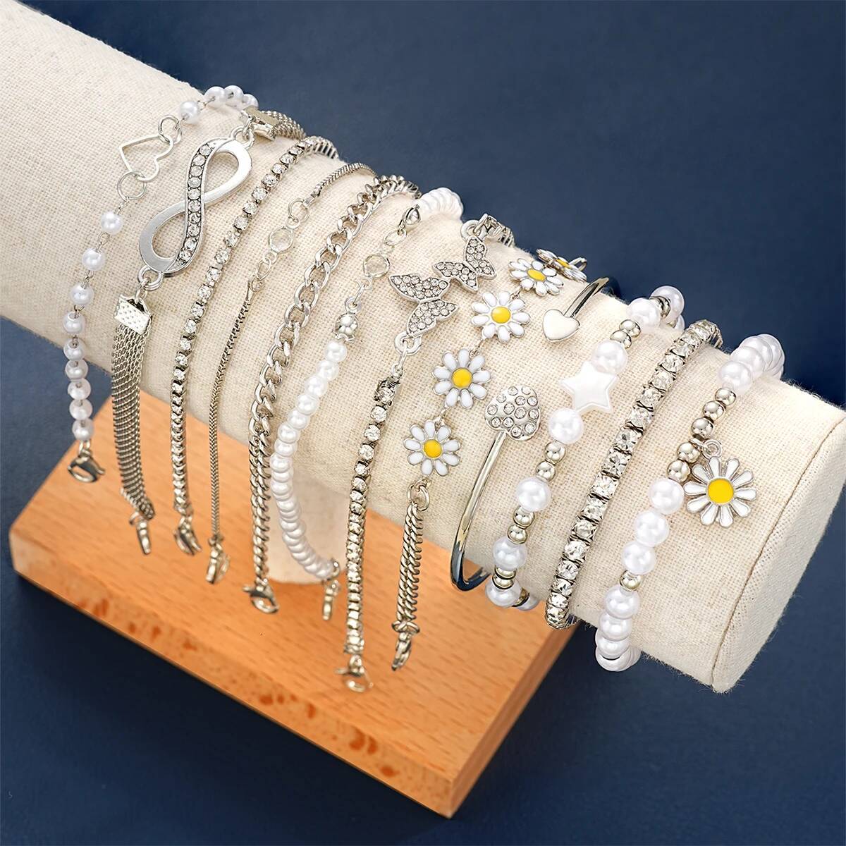 12Pcs Vintage Boho Daisy Infinity Symbol Bracelets for Women Fashion Sier White Color Butterfly Heart Crystal Star Bangle Sets