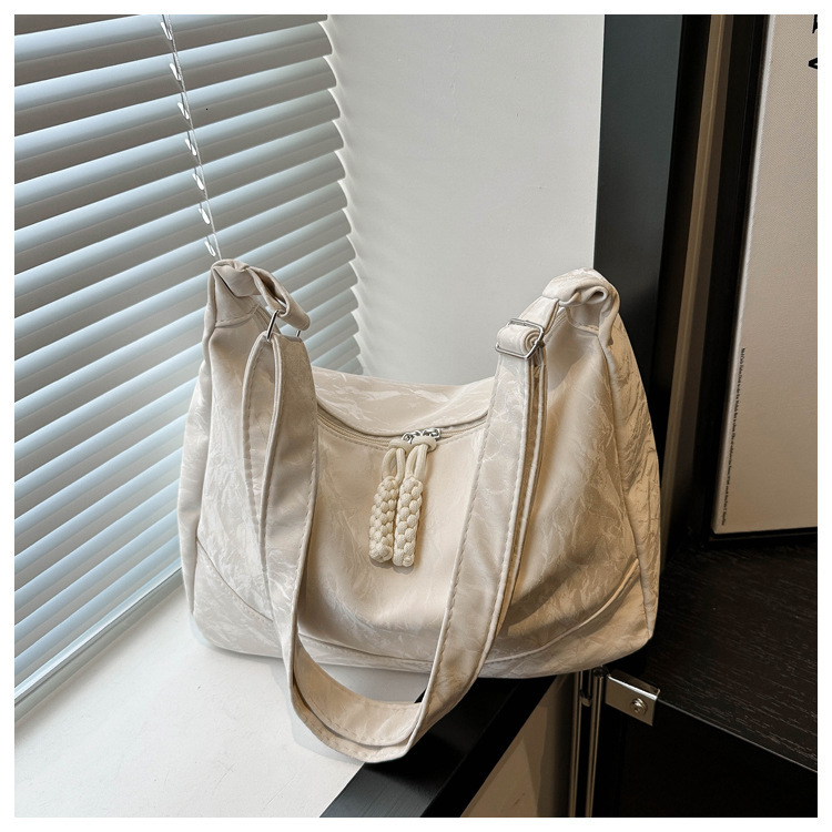 Large Capacity Stylish Spring Summer New Casual Simple Design Fashionable Textured Crossbody Underarm Shoulder Bag for Women ddmymarket