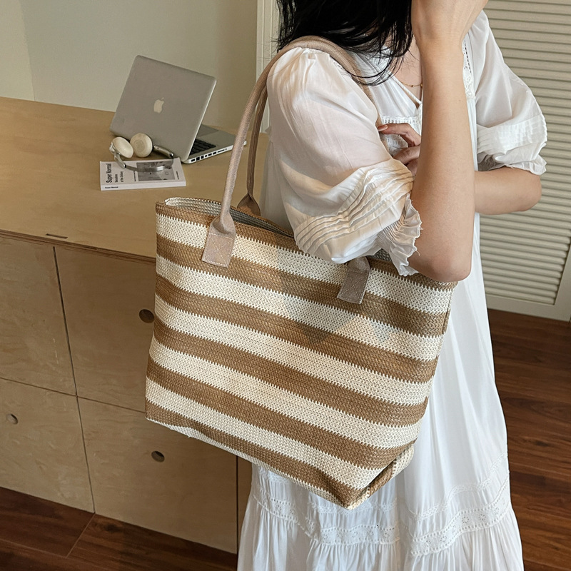Summer Large Capacity Woven for Women New Versatile Ins Style Color-Block Striped Beach Straw Bag
