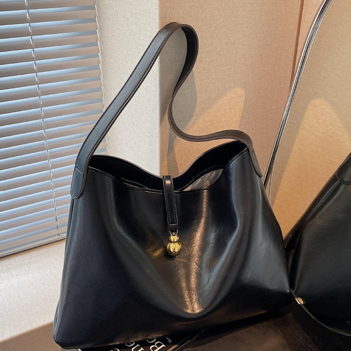 Autumn design New Women s Shoulder Bag Retro Commuter Bag Women s New Fashion Shoulder Bag Large Capacity Underarm Bag Women s Crossbody Bag Autumn Ne