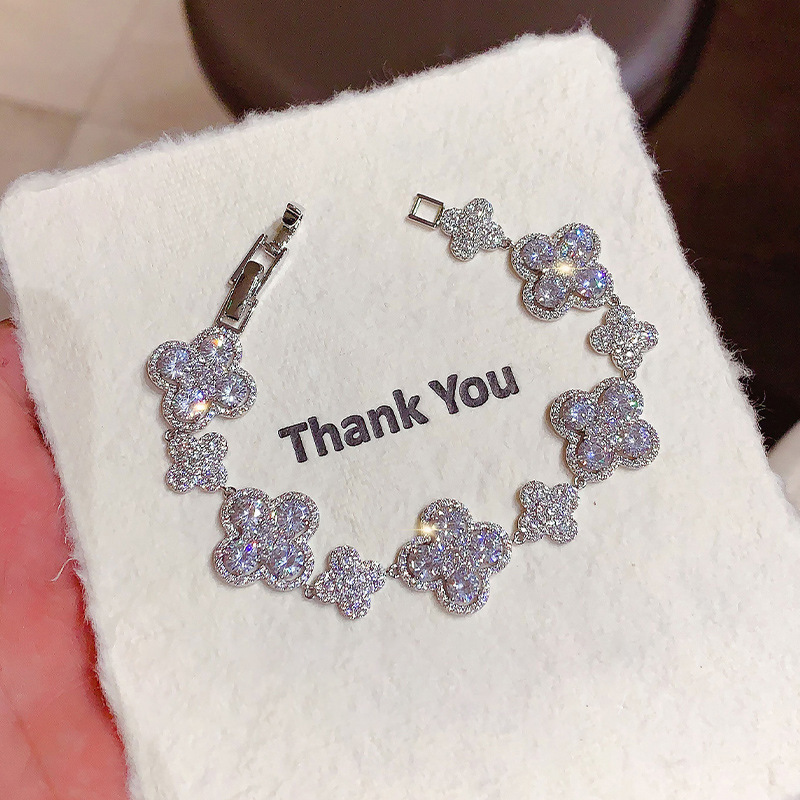 Super Shiny Zircon Hollow Lucky Clover Spring Summer New High-Value Brightening Bracelet Light High-End Feel Women's Jewelry