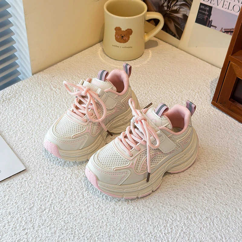 Girls shoes childrens dad shoes womens 2025 new summer mesh breathable thick sole height increasing casual sports shoes T250812