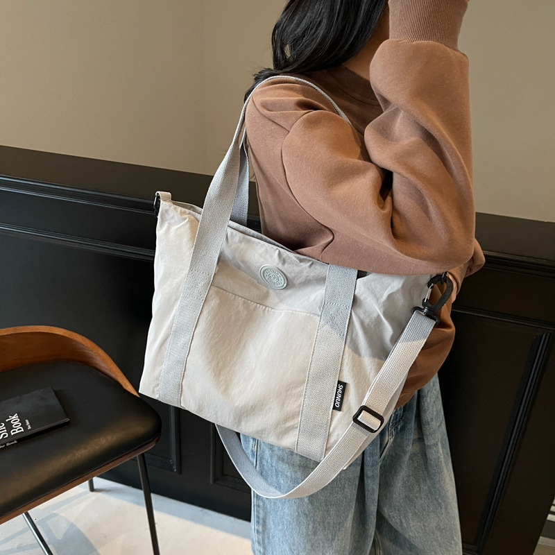 Canvas Casual Large Capacity Women Spring Summer New Handheld Tote for Students Class Commuting Crossbody Bag