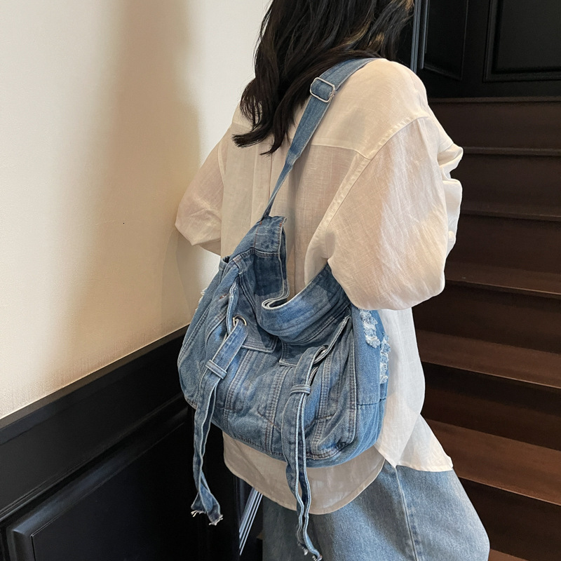 New Washed Denim Large Capacity Fashion Casual Tote College Student Shoulder Bag