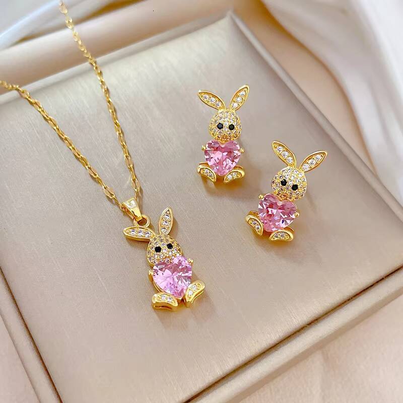 Wholesale Hot Sale Gold Plated Stainless Steel Necklace Fashion Jewelry Set for Women