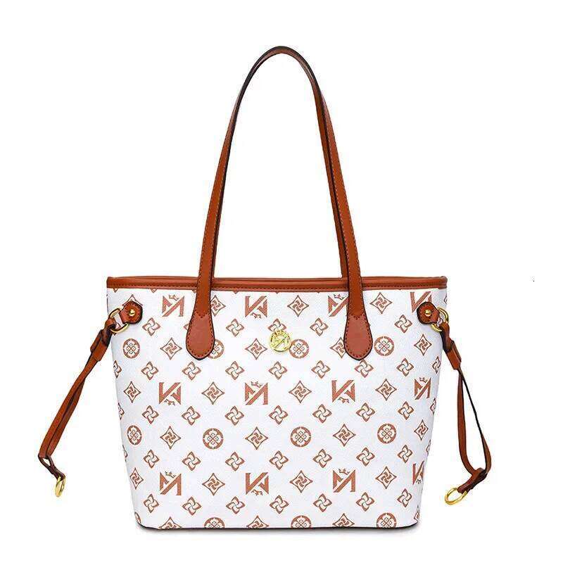 Hot Selling Women's Underarm Tote Bag Large Capacity With European Vintage Print Perfect For Commuting Office Outings Designer Bags