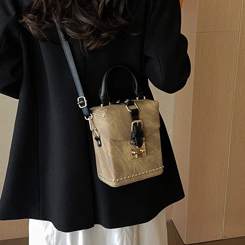 2025 Autumn New bag Shoulder Bag Niche Design Women s Box women s Bag New Fashionable Small Square Bag Autumn New Designer Bag Women s Crossbody Bag