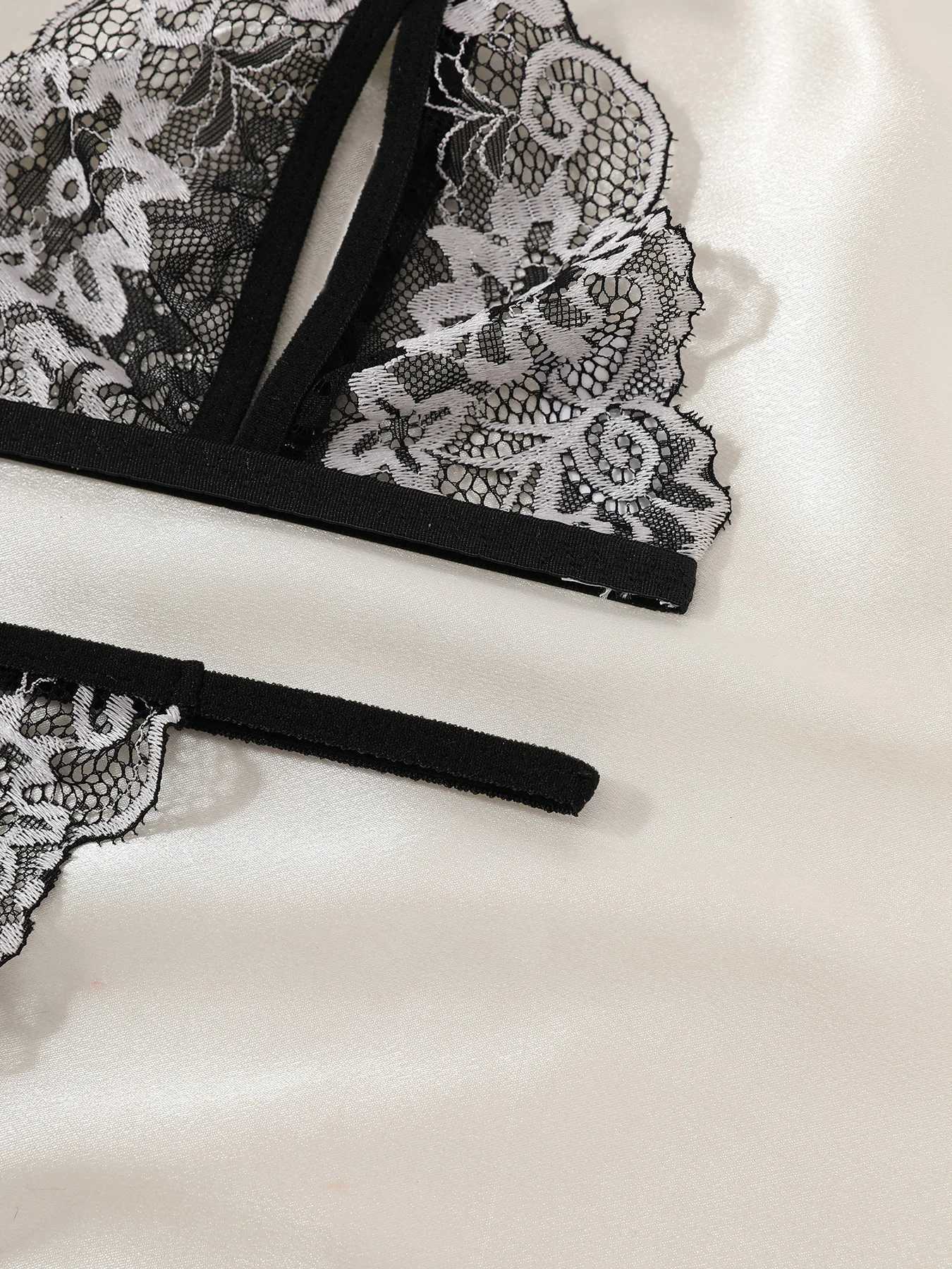 Women Sexy Lingerie Bra Thongs Sets Ultrathin Lace Lingerie Set Temptation Erotic Open Bra Crotchless Outfits For Pretty GirlsXJ250812