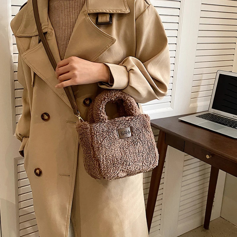 Sweet Soft Plush Women Shoulder Bags Fashion Solid Color Wool Ladies Messenger Bag Simple Square Casual Female Handbag 250809