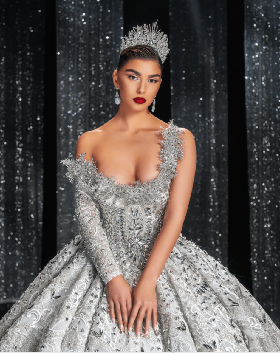 Customized Luxury Crystal Pearls Wedding Dresses Beading Bridal Ball Gowns Sequins Spaghetti Straps Sleeveless Vestido de novia 0812