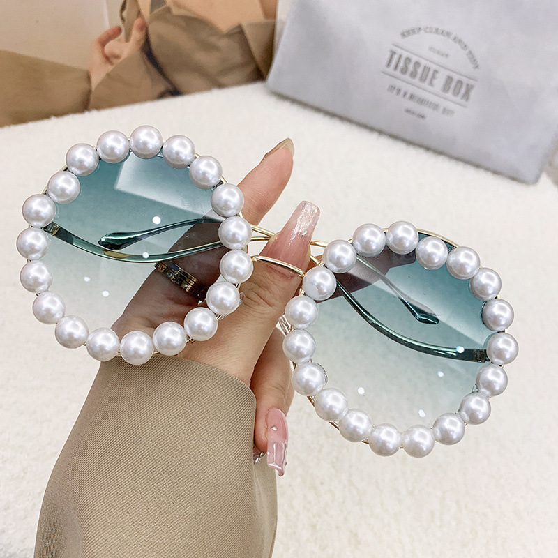 Designer Sunglasses For Women Oversized Sunglasses Fashion Classic Retro Pearl Sunglasses Heart Luxury Polarized Goggle Pilot PC Frame Square UV400 Ey