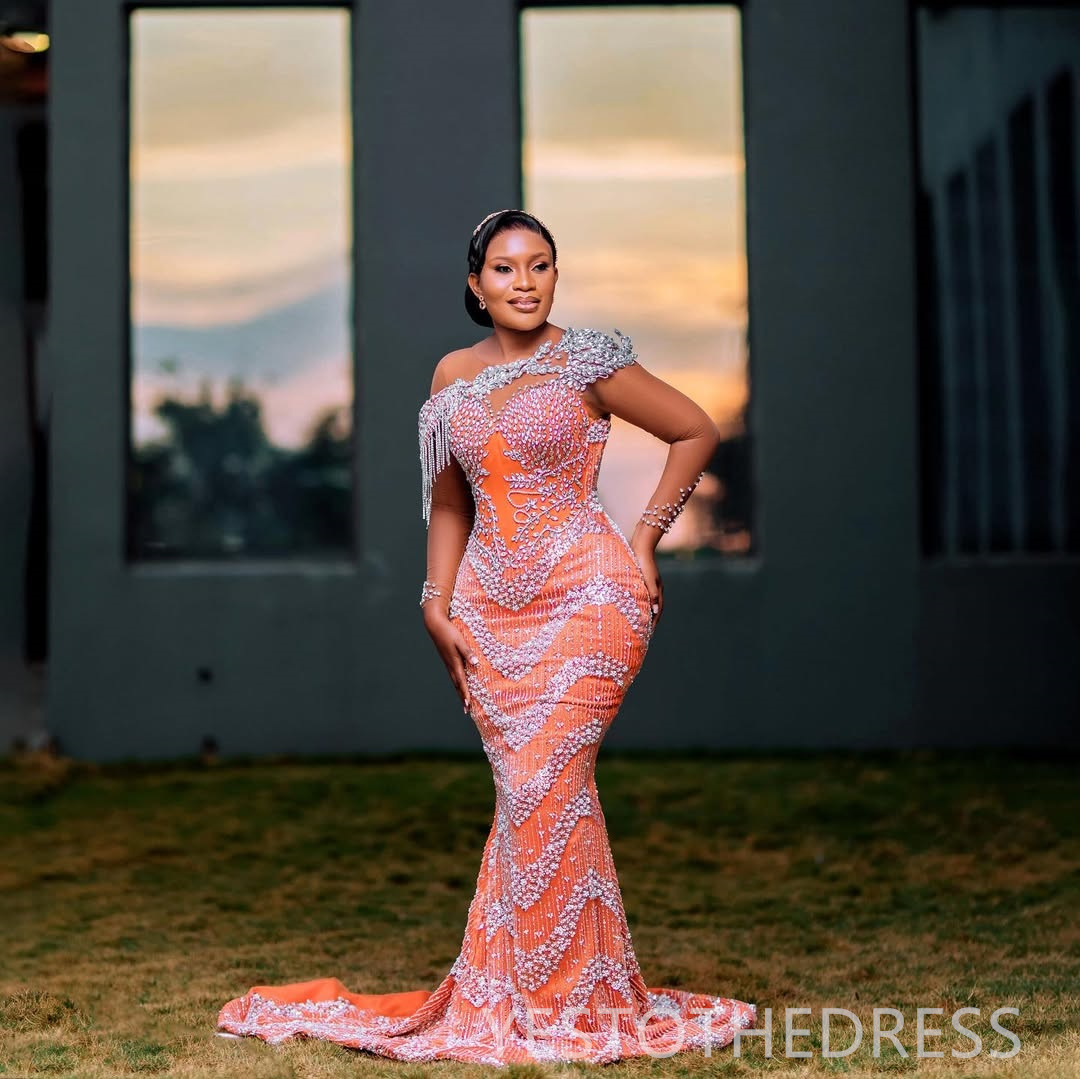 2025 Plus Size Orange Prom Dress Evening Dresses For Black Women Sheer Neck Long Sleeves Beaded Lace Rhinestones Birthday Dress Second Reception Gown 