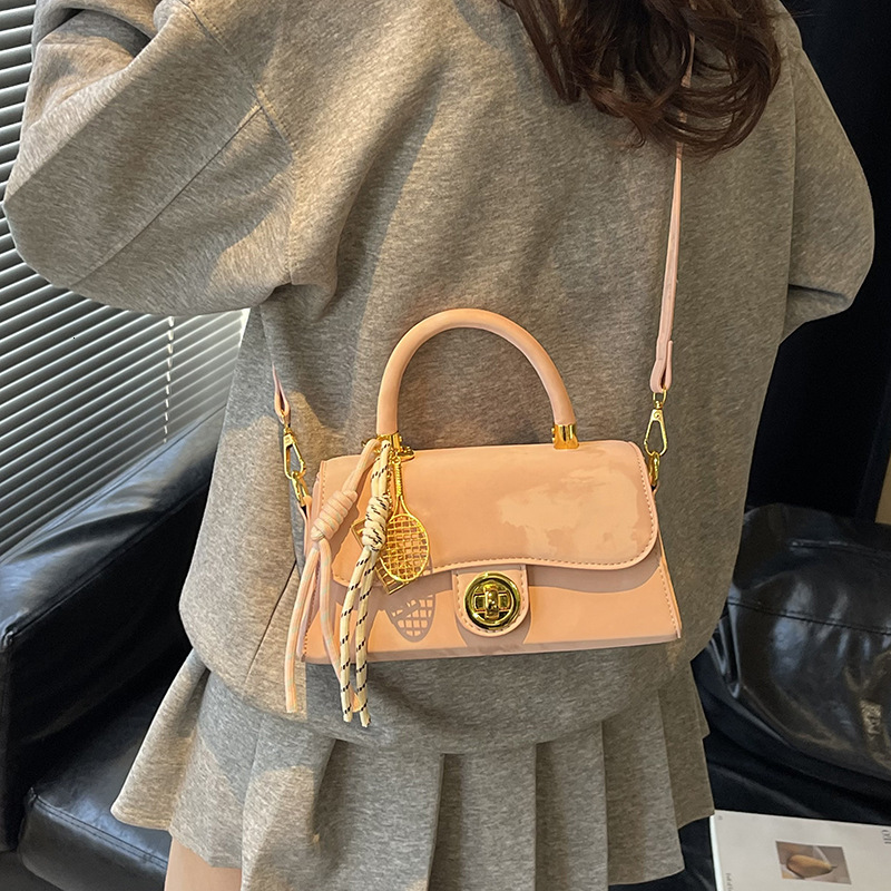 design Autumn New Women s Shoulder Bag Fashion Small Square Bag New Simple Shoulder Casual Women s Crossbody Bag Autumn New Designer Bag