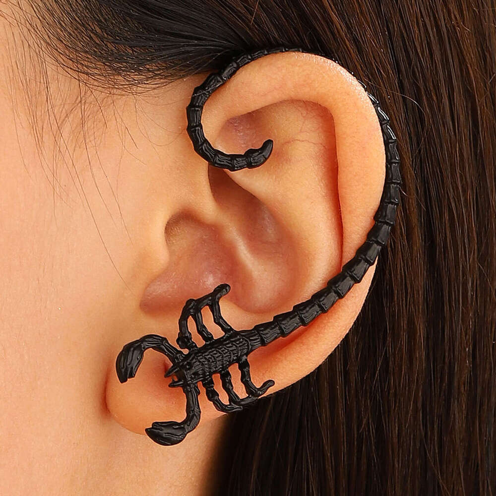 Gothic Dark Cuffs Punk Hip-Hop Creative Realistic Design Poison Scorpion Bone Clips Ear Jewelry