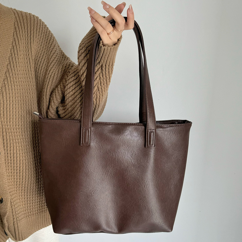Casual Shoulder Women New Model for Work Class Students Commuting Large Capacity Simple Tote Soft Leather Bag ddmymarket