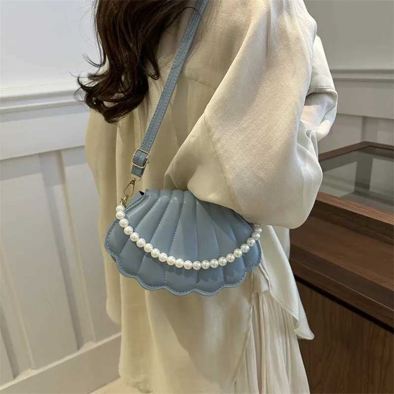 French Pearl Chain Handbag Women Seashell Fashion Shoulder Bag PU Leather Clutch Purse Novelty Solid Chic Hobo Bag Small Satchel Z250812
