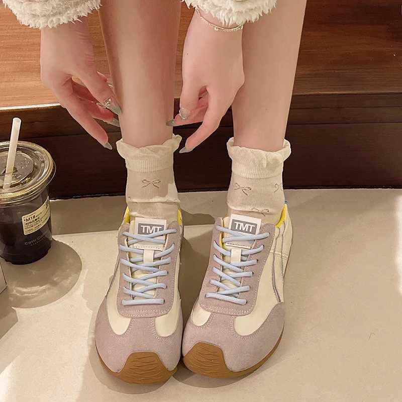 2025 Spring New Breathable Womens Casual Shoes Lace up Sports Shoes FAshion Flat Shoes Z250812