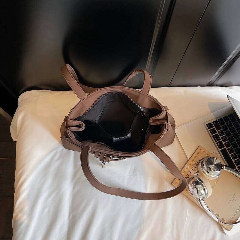 LEFTSIDE Women's Lazy Faux Suede Shoulder 2025 Winter New Y2K Retro Tote Bag Brand Designer Handbags and PursesFashion designer's style