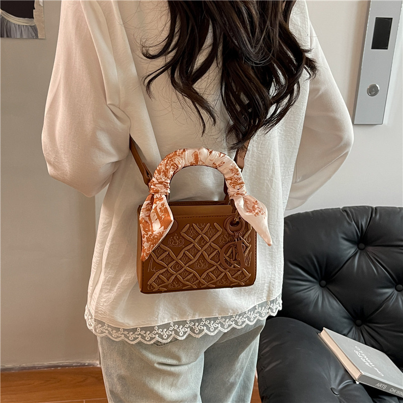 Heavy Embroidery Quilted Mini Crossbody High-End Feel Scarf Shoulder Handbag Women's Bag