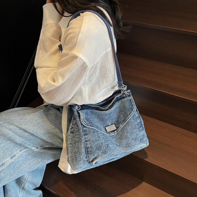 Summer Denim Large for Women New Trendy Fashion Workwear Style Tote Versatile Commuter Shoulder Crossbody Bag