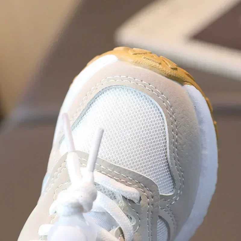 4-6 Years Old Boys and Girls Sneakers Spring and Autumn Childrens Sport Shoes Baby Kids Soft Bottom Outdoor Shoes Breathable Walking Shoes M250812