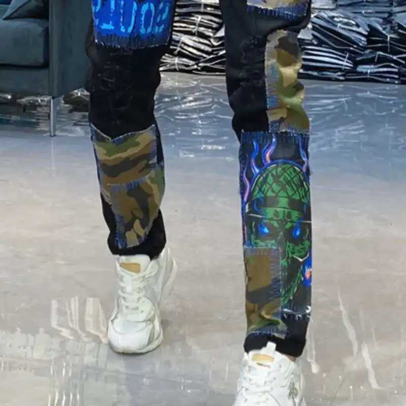 2023 Fall High Street Abstract Art Print Patchwork Jeans Camouflage Stitching Hip Hop Jeans Men Retro Blue Pants Beggar Jeans X250812