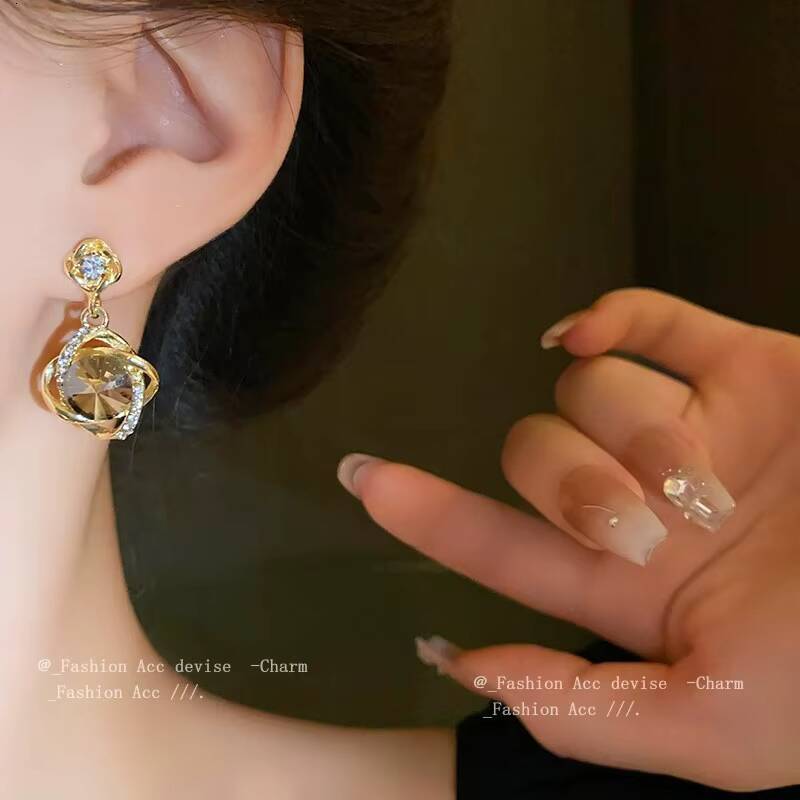 Wholesale Hot Sale Luxury Fashion Jewelry Gold Plated Crystal Diamond Drop Pendant All-match Silver Needle Women Earrings