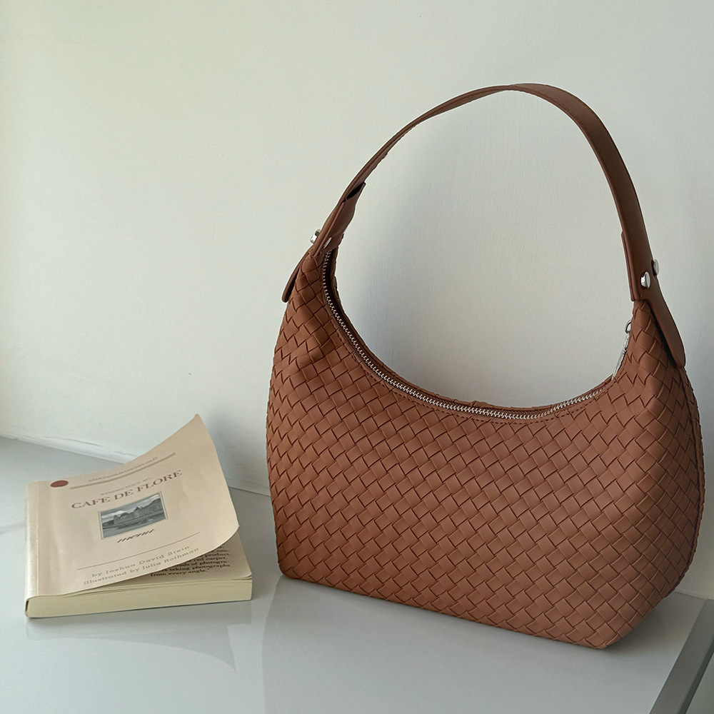 Women s New Versatile Comfortable Woven Underarm Baguette Fashion Trendy Shoulder Bag ddmymarket