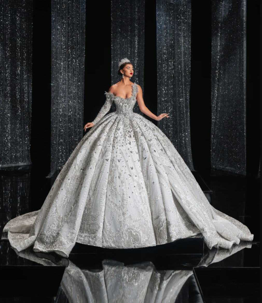 Customized Luxury Crystal Pearls Wedding Dresses Beading Bridal Ball Gowns Sequins Spaghetti Straps Sleeveless Vestido de novia 0812