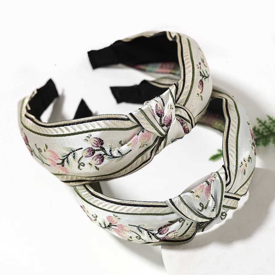 New Flower Embroidery Knotted Band Ethnic Wide-brimmed Hair Hoop Leaf Flower Pattern Hair Accessories X250812
